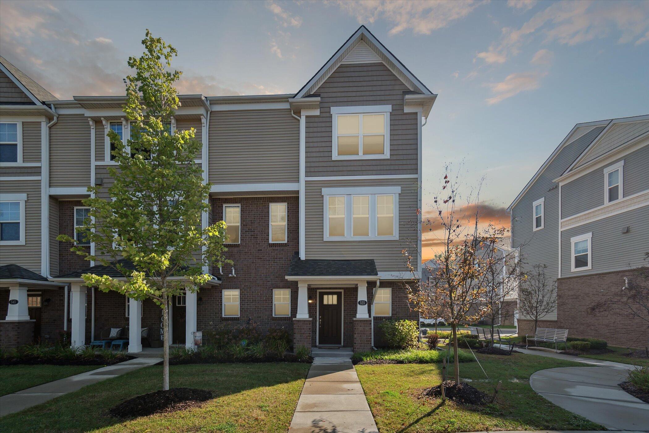 525 Jenny Way Brighton, MI 48116 - Photo 1 of 38 01-525-Jenny-Wy-Brighton-MI-48116-Window