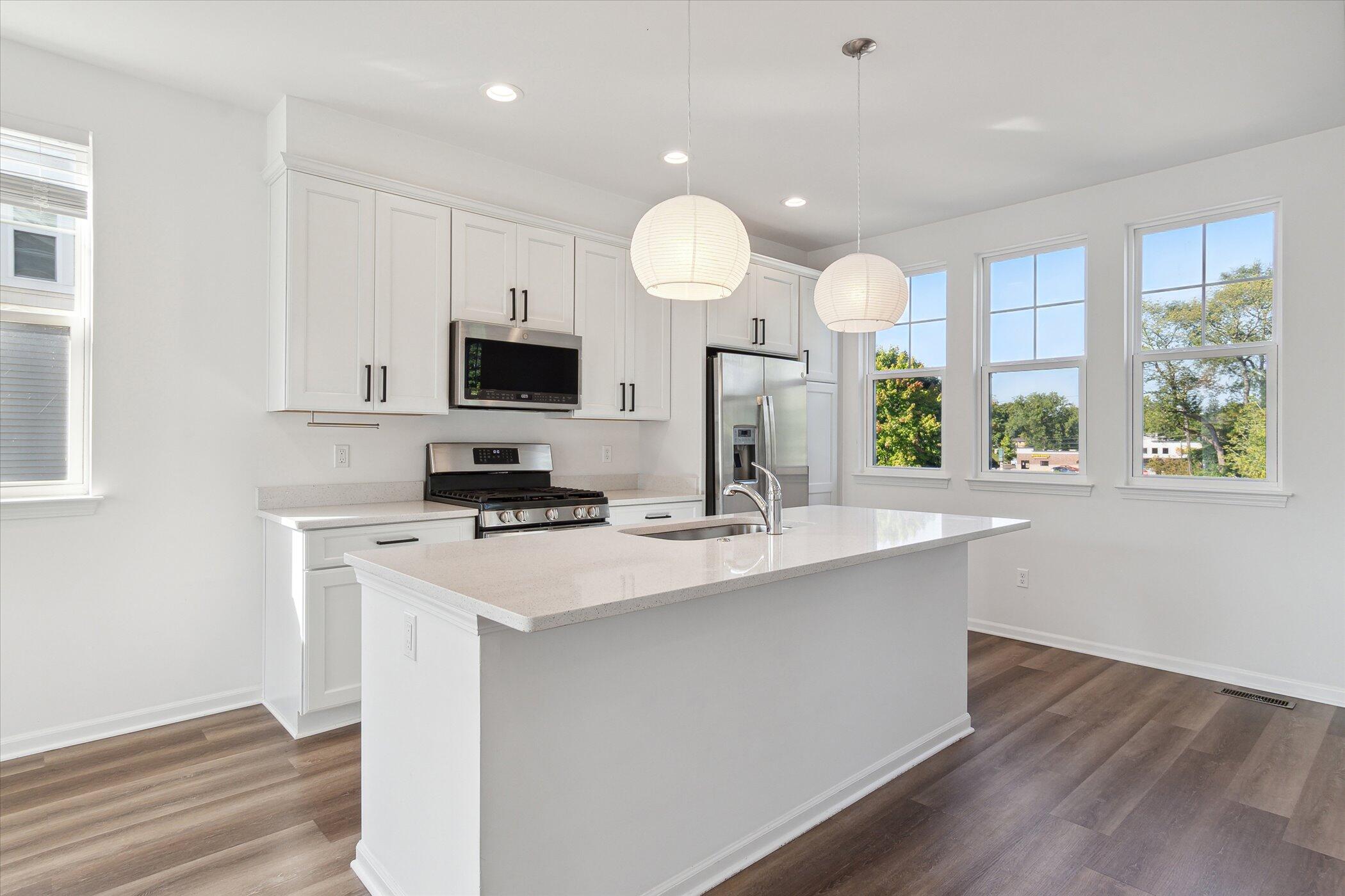 525 Jenny Way Brighton, MI 48116 - Photo 11 of 38 12-525-Jenny-Wy-Brighton-MI-48116-Window