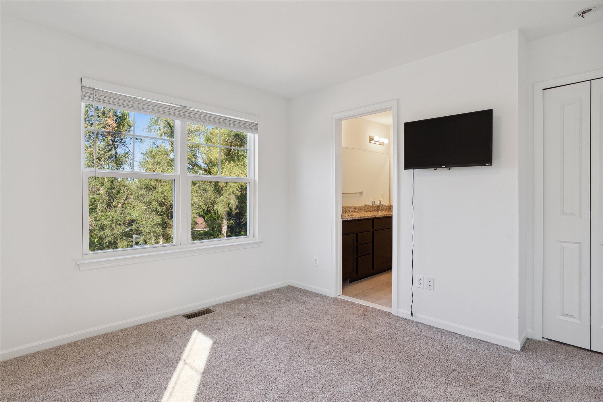 525 Jenny Way Brighton, MI 48116 - Photo 23 of 38 24-525-Jenny-Wy-Brighton-MI-48116-Window