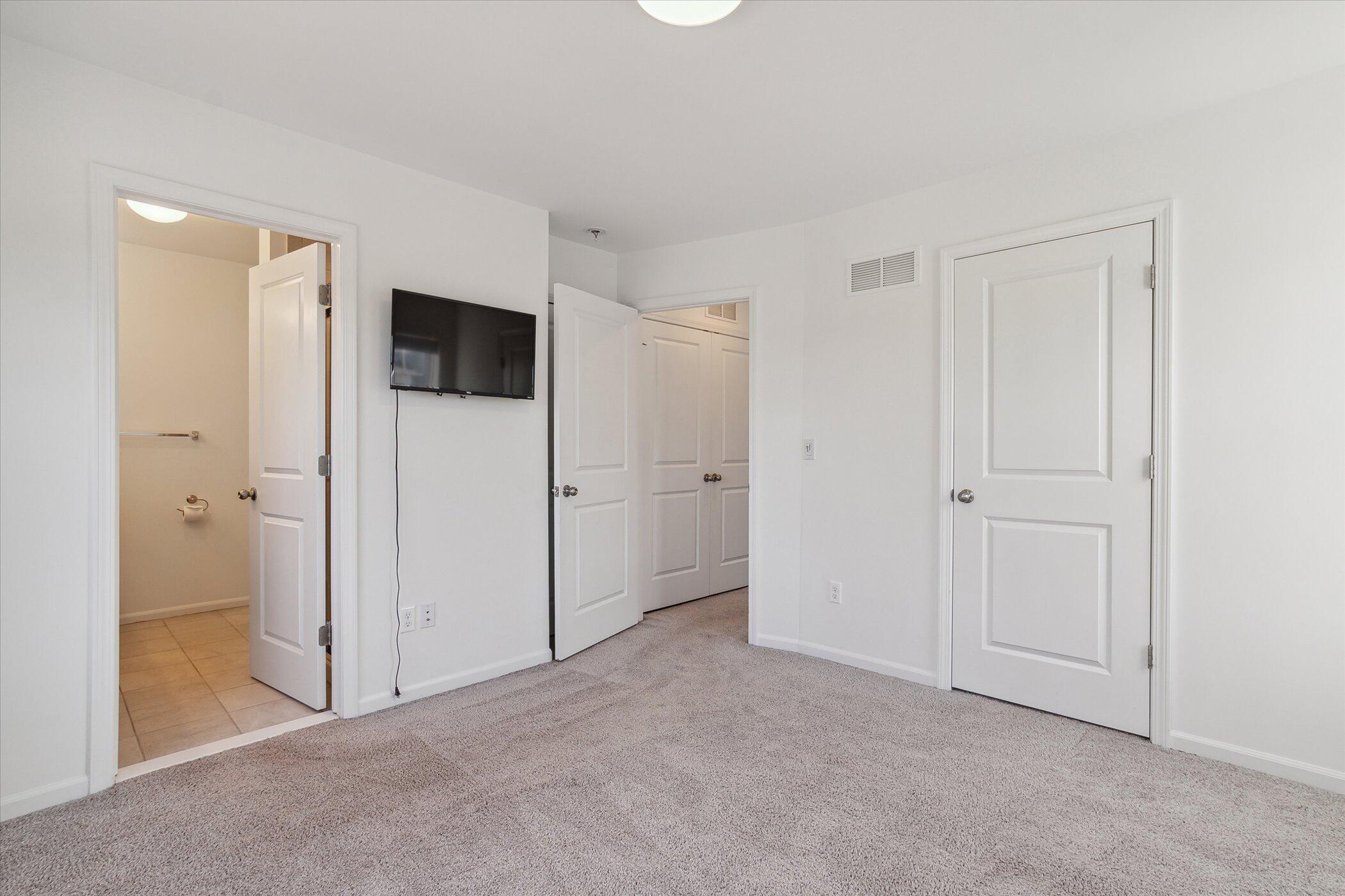 525 Jenny Way Brighton, MI 48116 - Photo 24 of 38 25-525-Jenny-Wy-Brighton-MI-48116-Window