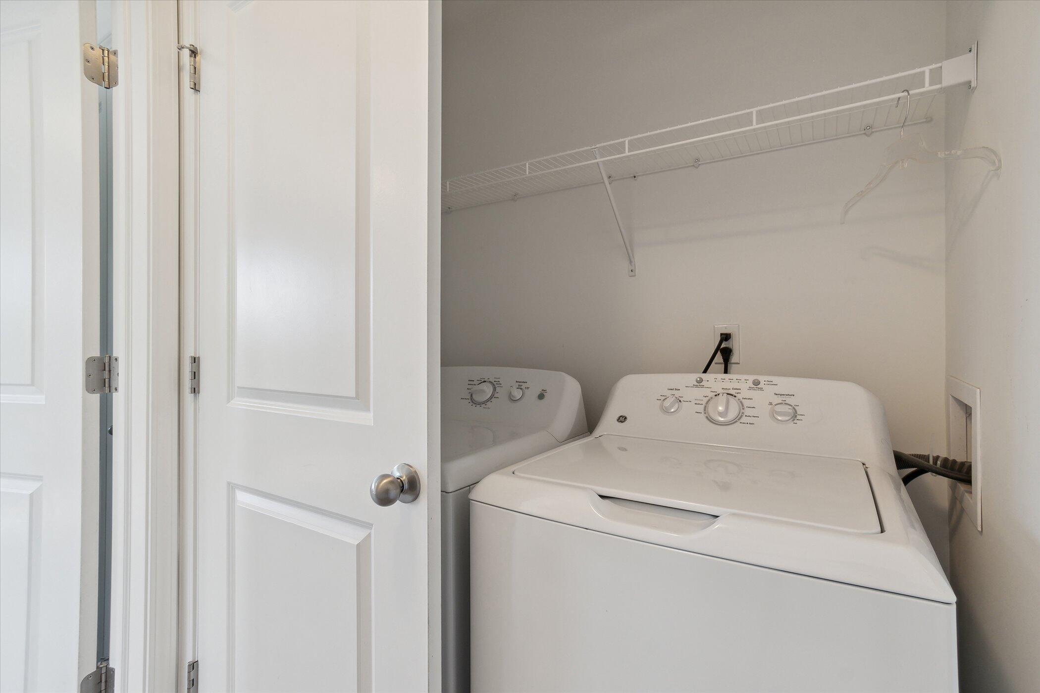 525 Jenny Way Brighton, MI 48116 - Photo 28 of 38 29-525-Jenny-Wy-Brighton-MI-48116-Window