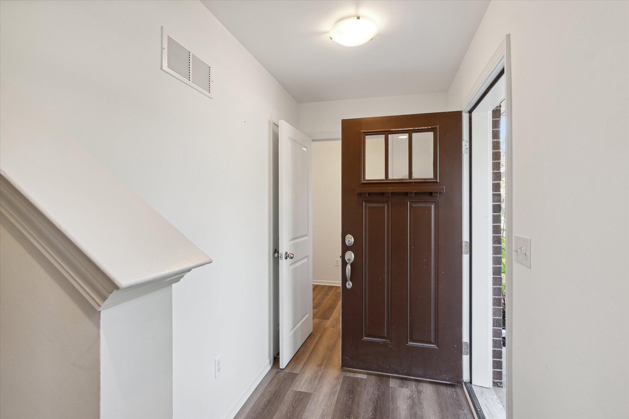 525 Jenny Way Brighton, MI 48116 - Photo 4 of 38 05-525-Jenny-Wy-Brighton-MI-48116-Window