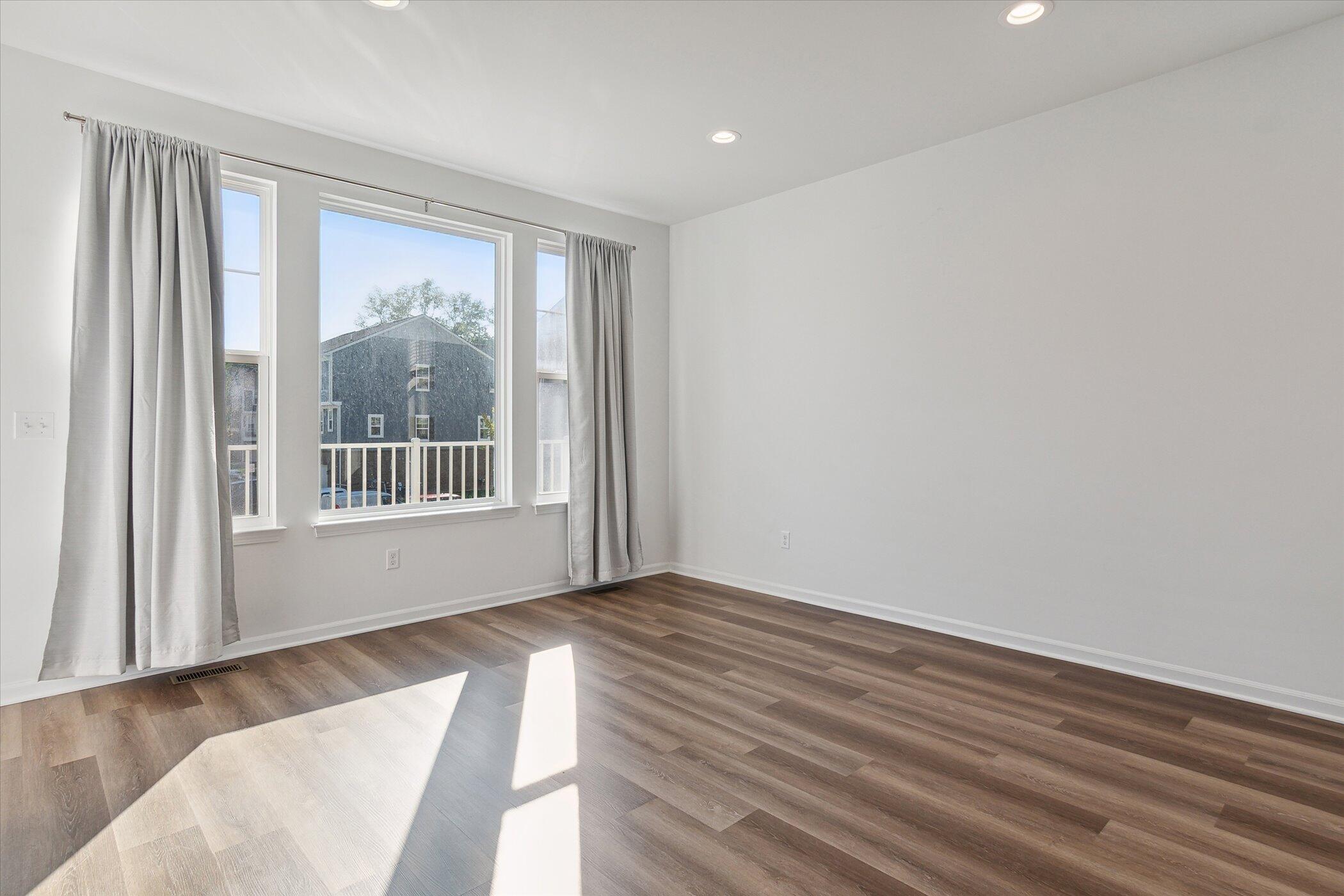 525 Jenny Way Brighton, MI 48116 - Photo 7 of 38 08-525-Jenny-Wy-Brighton-MI-48116-Window