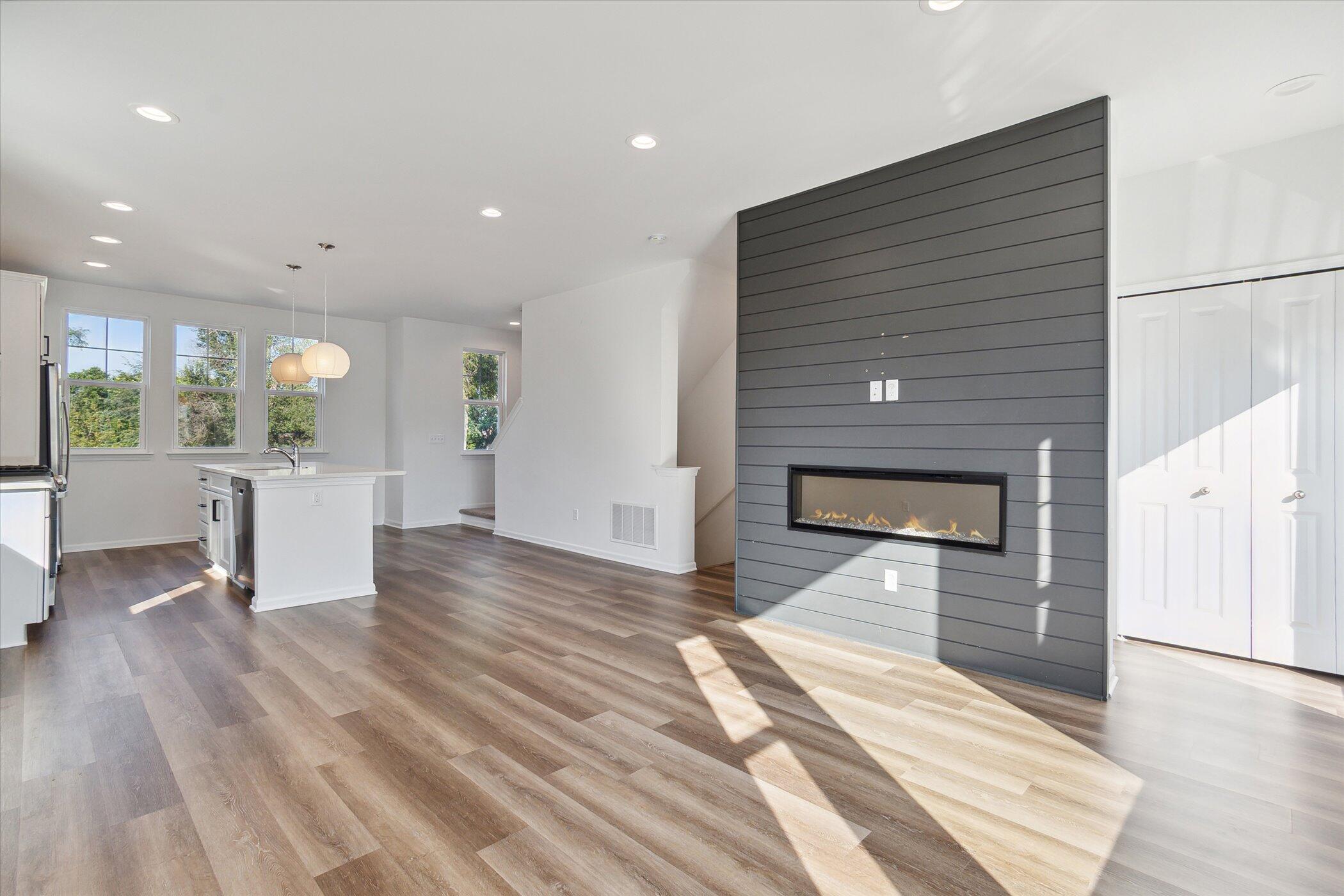 525 Jenny Way Brighton, MI 48116 - Photo 9 of 38 10-525-Jenny-Wy-Brighton-MI-48116-Window