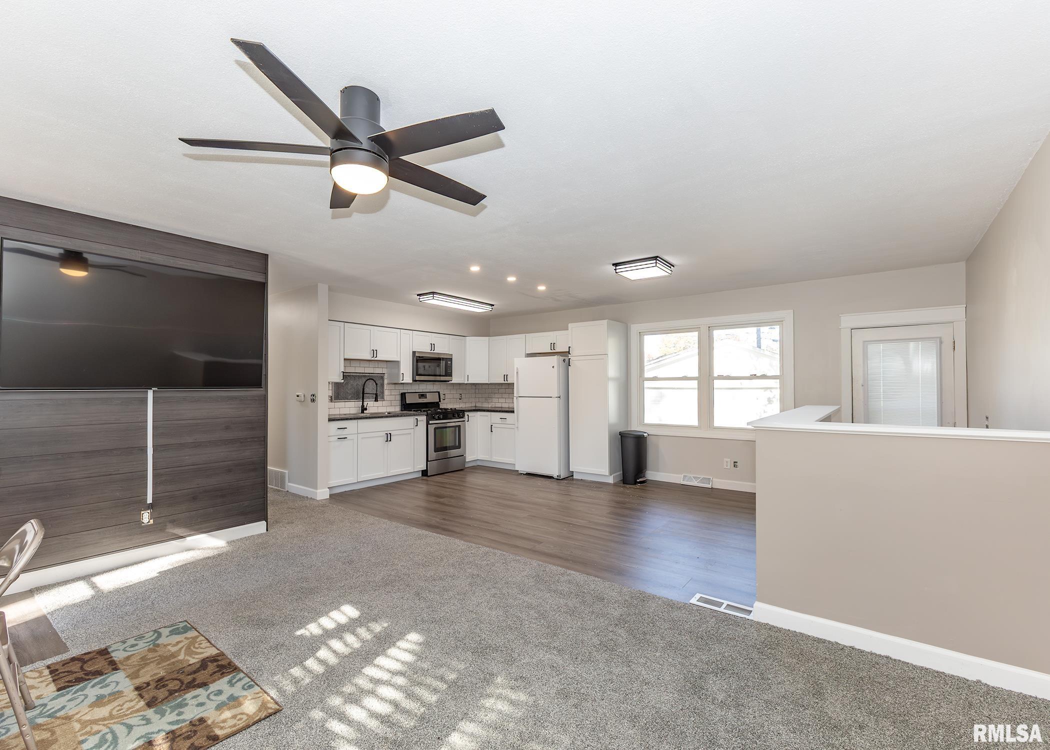 1430 4th Street Camanche, IA 52730 - Photo 5 of 21