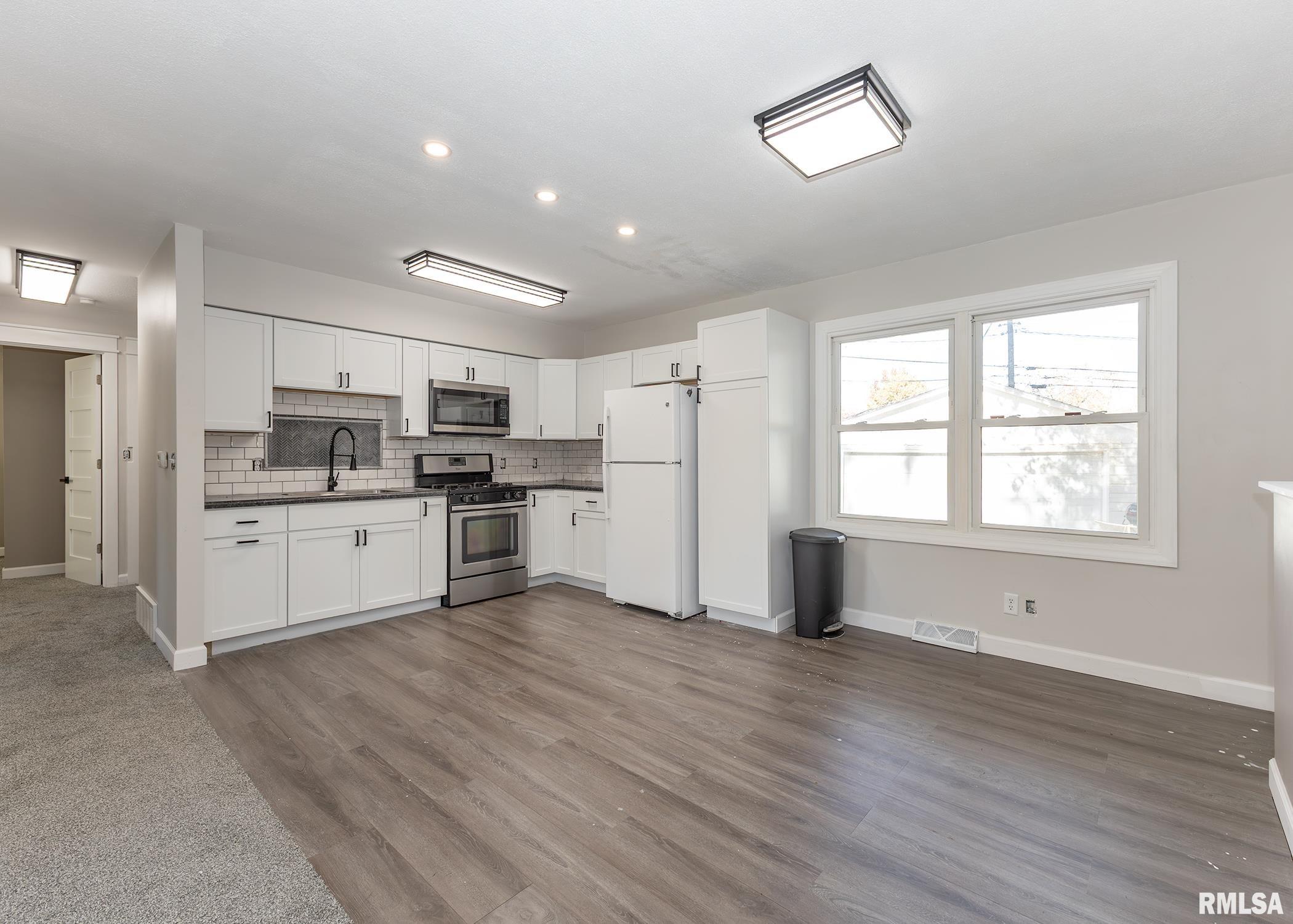 1430 4th Street Camanche, IA 52730 - Photo 7 of 21