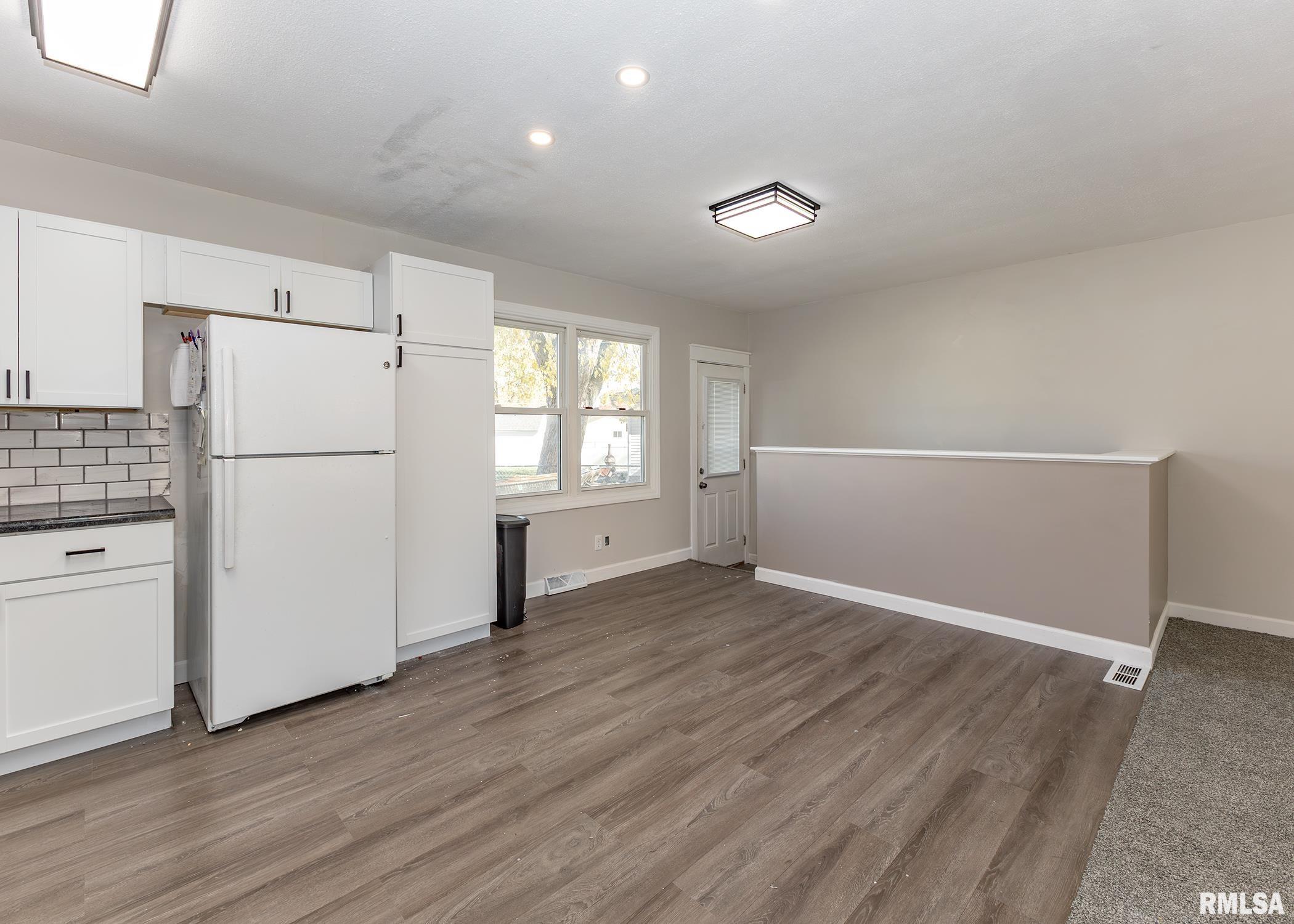 1430 4th Street Camanche, IA 52730 - Photo 9 of 21