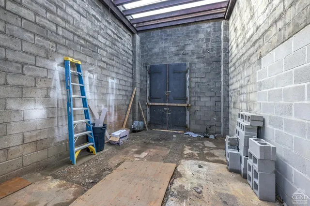 $8,500 | 517 Columbia Street, Hudson, NY 12534