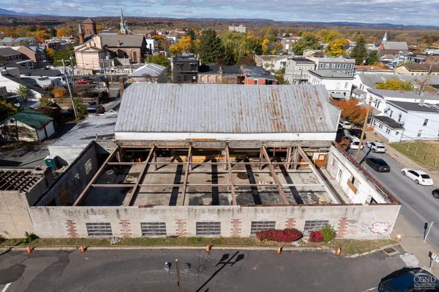 $8,500 | 517 Columbia Street, Hudson, NY 12534