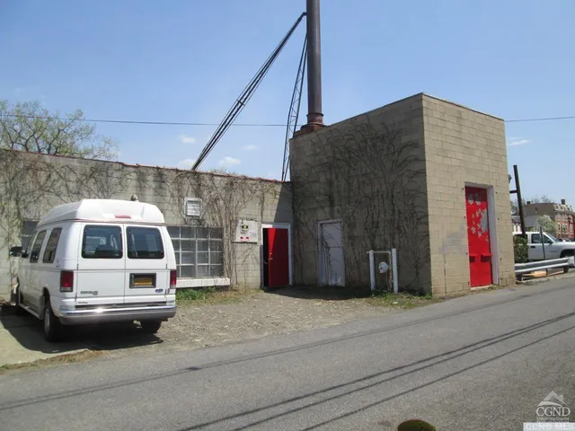 $8,500 | 517 Columbia Street, Hudson, NY 12534