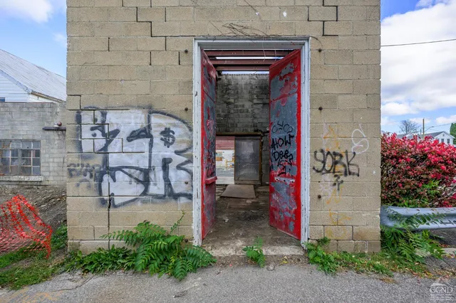 $8,500 | 517 Columbia Street, Hudson, NY 12534