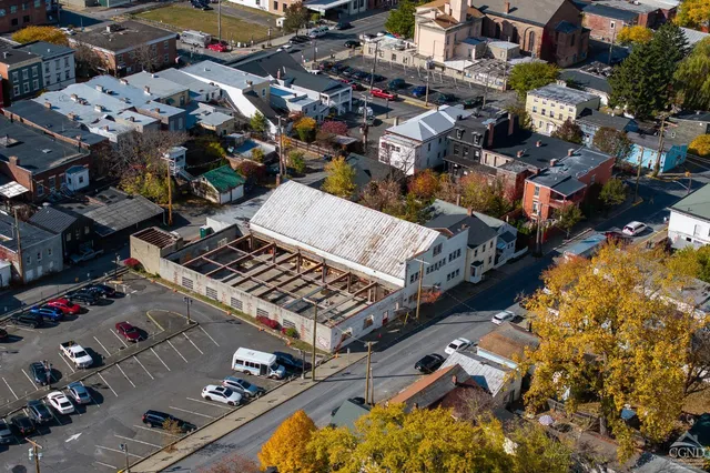 $8,500 | 517 Columbia Street, Hudson, NY 12534