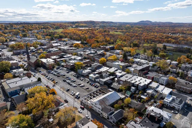 $8,500 | 517 Columbia Street, Hudson, NY 12534