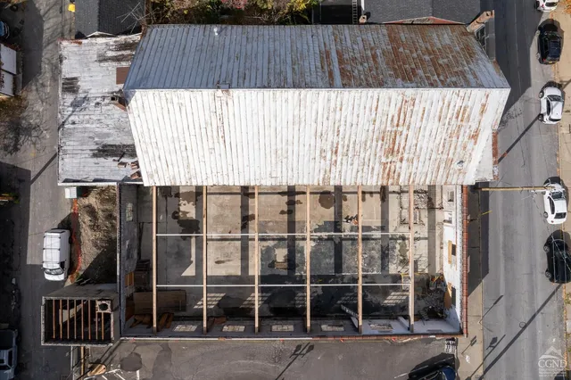 $8,500 | 517 Columbia Street, Hudson, NY 12534