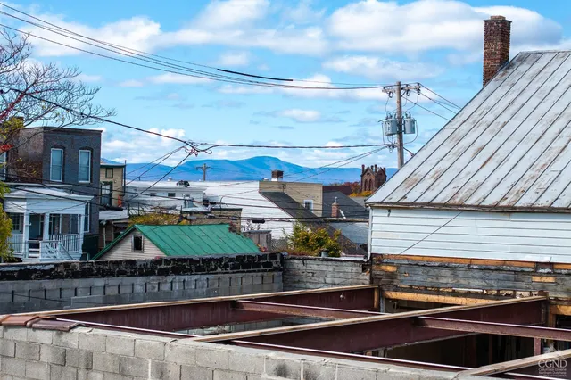 $8,500 | 517 Columbia Street, Hudson, NY 12534