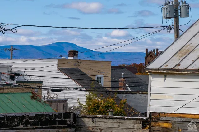 $8,500 | 517 Columbia Street, Hudson, NY 12534