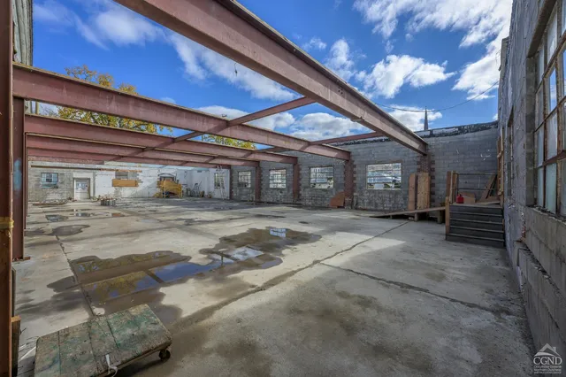 $8,500 | 517 Columbia Street, Hudson, NY 12534