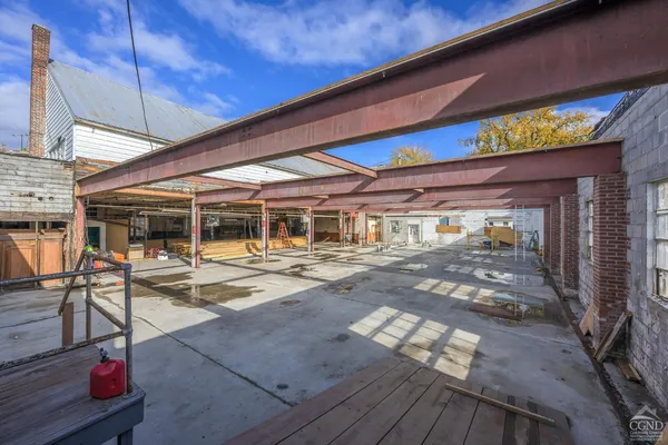 $8,500 | 517 Columbia Street, Hudson, NY 12534