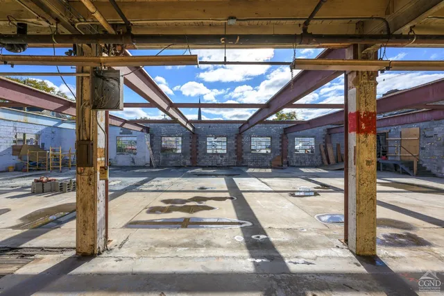 $8,500 | 517 Columbia Street, Hudson, NY 12534