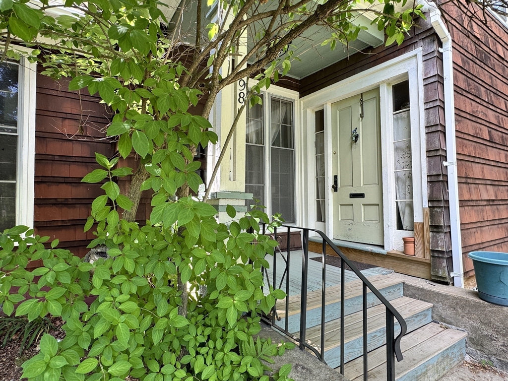 98 Conway Street Greenfield, MA 01301 - Photo 3 of 41