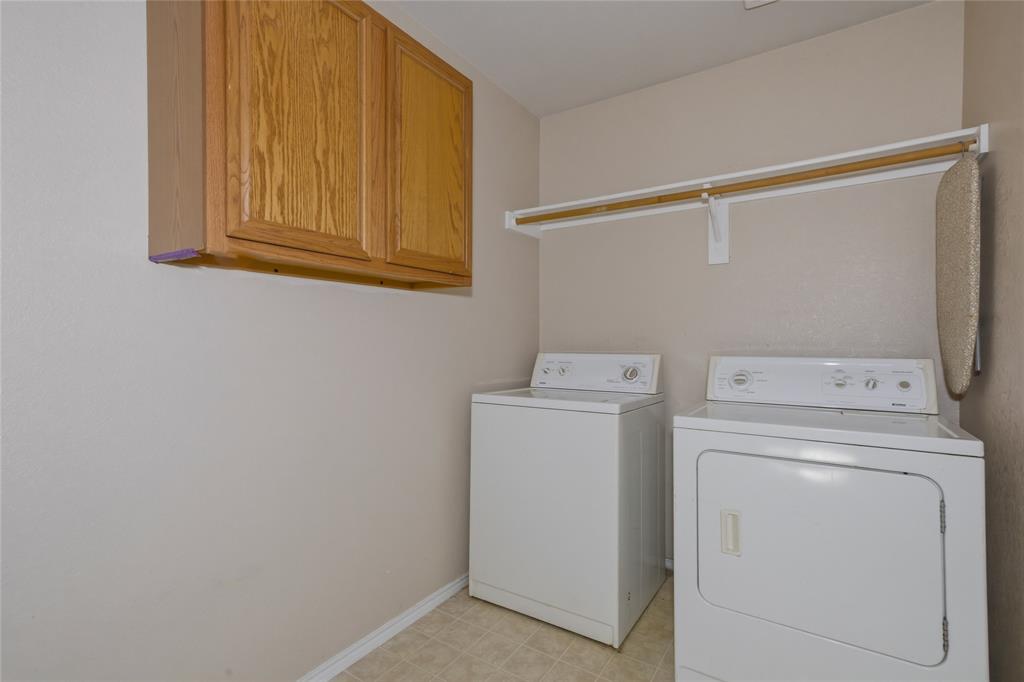 100 Pinnacle Circle Aledo, TX 76008 - Photo 19 of 30 a utility room with dryer and washer