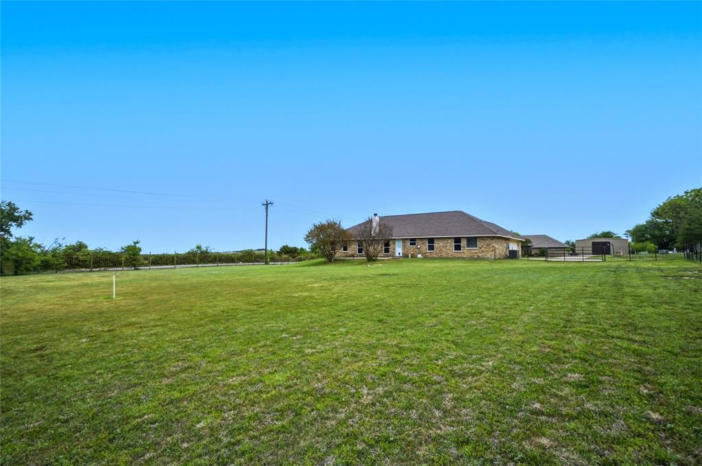 100 Pinnacle Circle Aledo, TX 76008 - Photo 27 of 30 a view of a field with an ocean