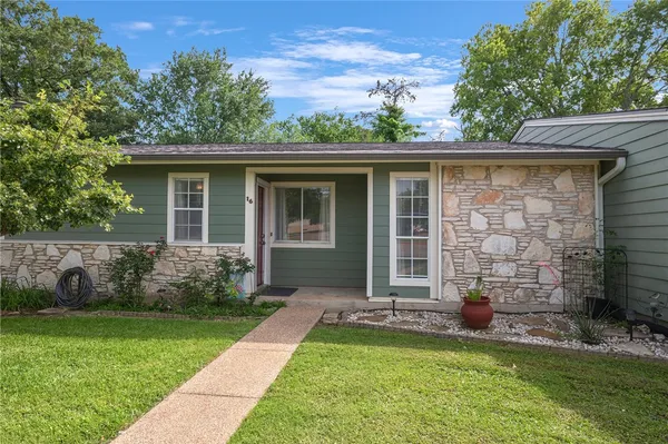 $1,600 | 2800 Longmire Drive, Unit 16, College Station, TX 77845