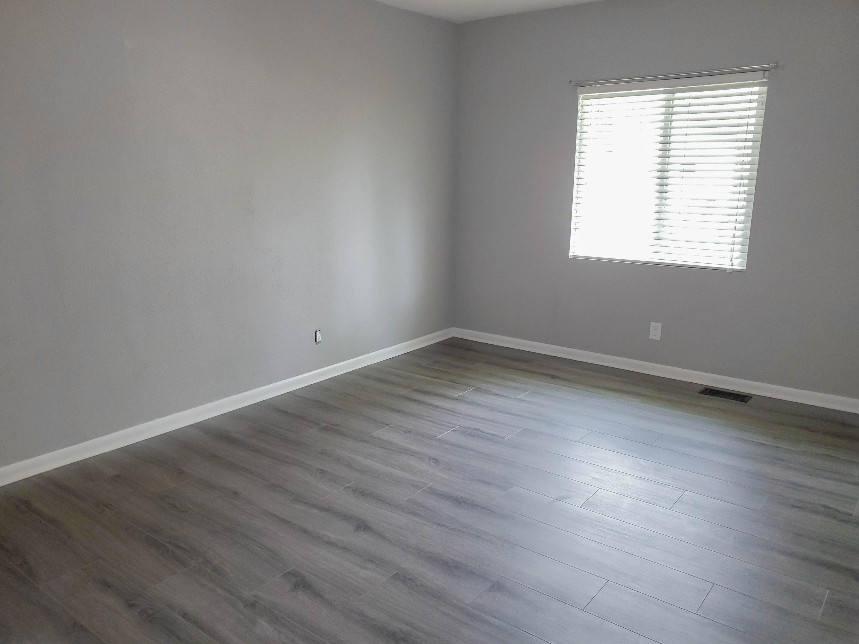 605 North Moore Road Chattanooga, TN 37411 - Photo 33 of 37 1st Bedroom on Left