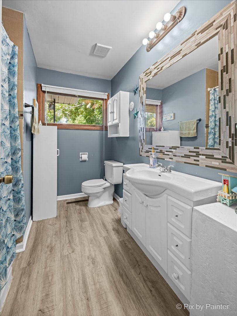 1103 Lawrence Avenue Elgin, IL 60123 - Photo 13 of 27