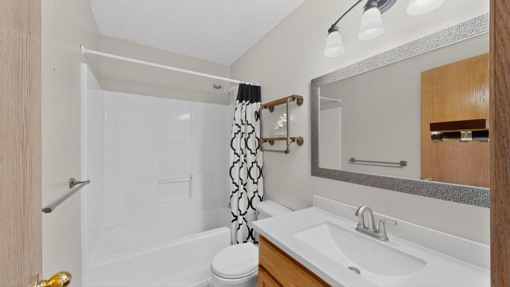 5208 Pinehurst Lane Northwest Rochester, MN 55901 - Photo 14 of 45