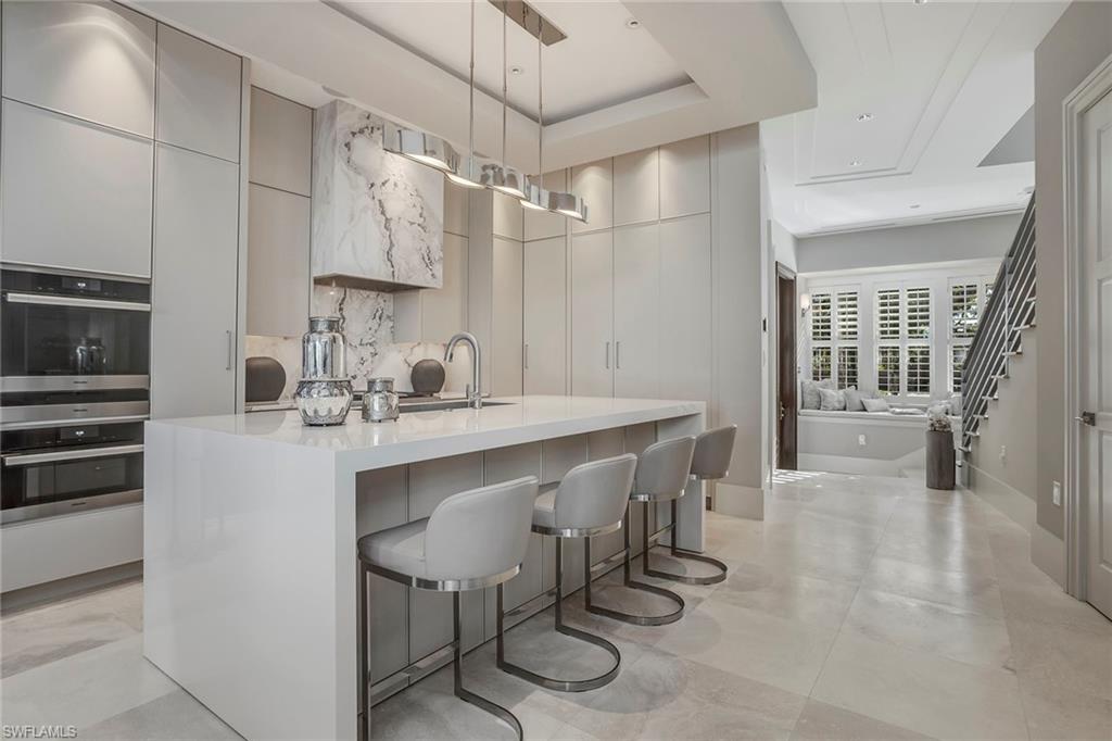 32 6th Street South Naples, FL 34102 - Photo 9 of 37
