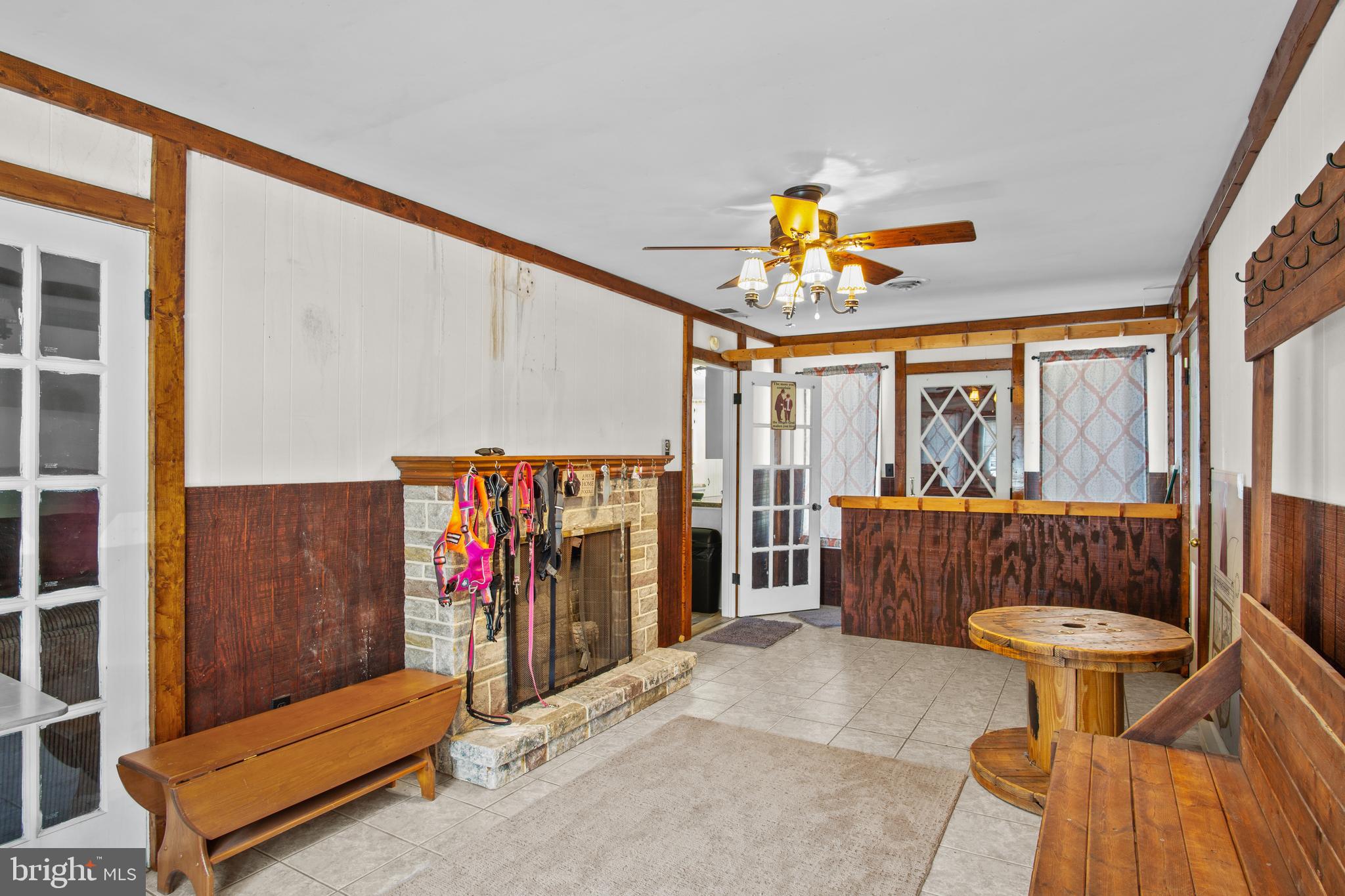 9224 Sharptown Road Laurel, DE 19956 - Photo 6 of 56 Back Foyer