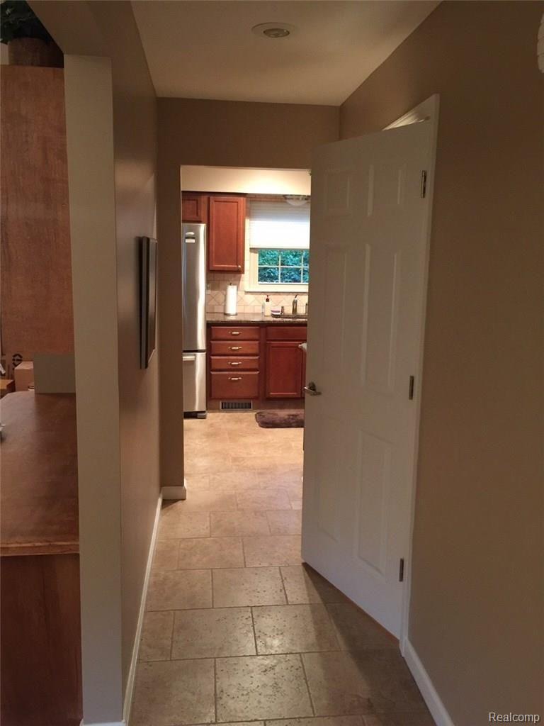 40599 Village Wood Road Novi, MI 48375 - Photo 17 of 43 IMG_0572.JPG