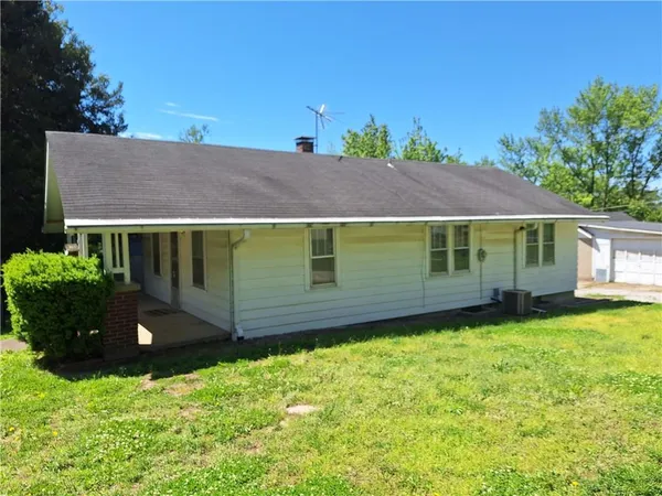 $106,000 | 210 North Glenwood Avenue, Independence, MO 64053