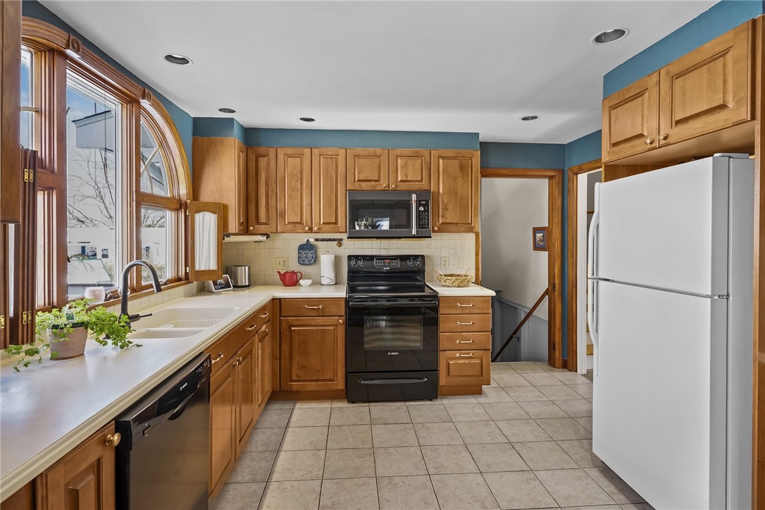 33 Orchard View Road Portsmouth, RI 02871 - Photo 16 of 47