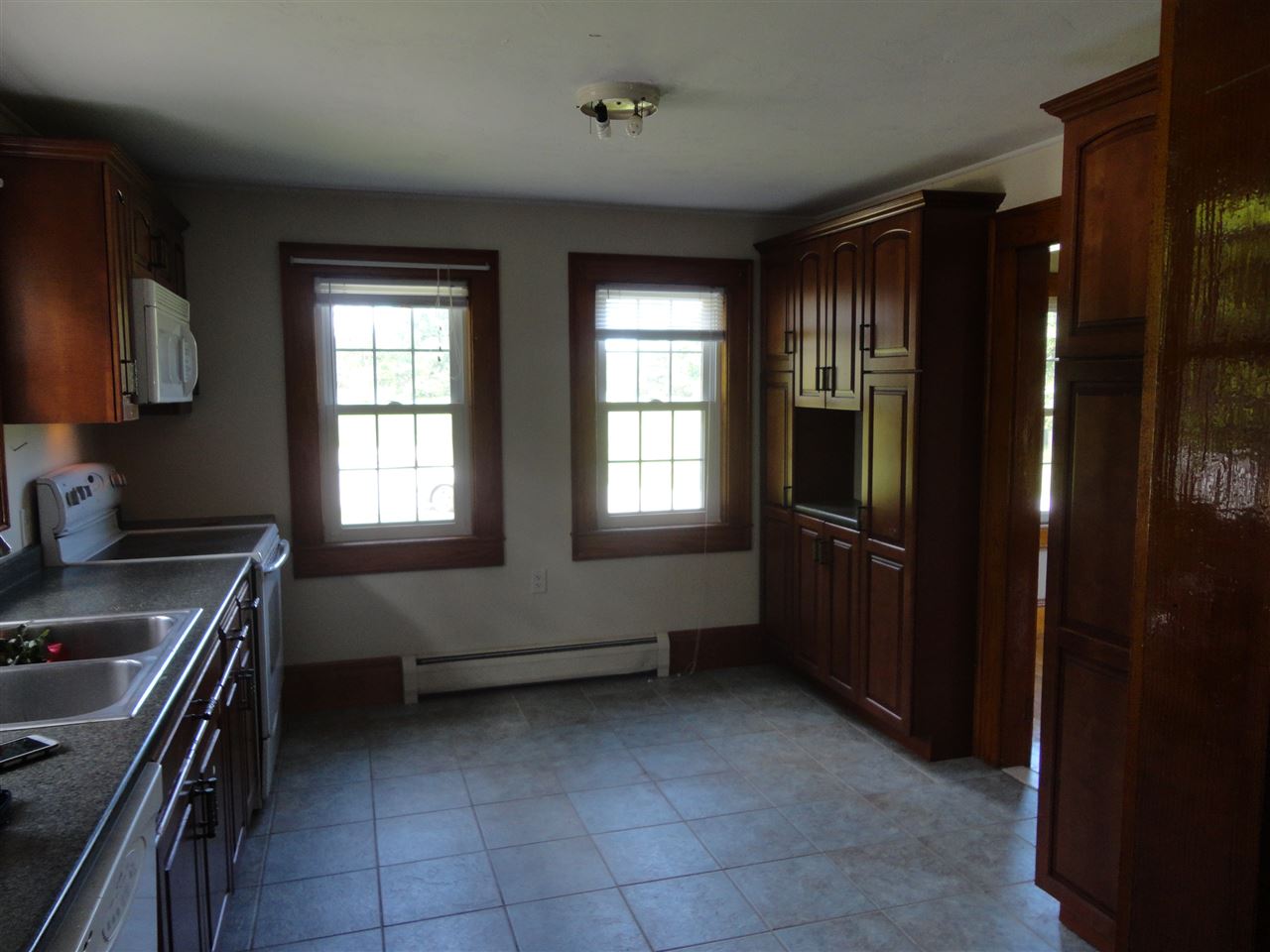 864 Dover Road Chichester, NH 03258 - Photo 4 of 23 Gallery Image 4