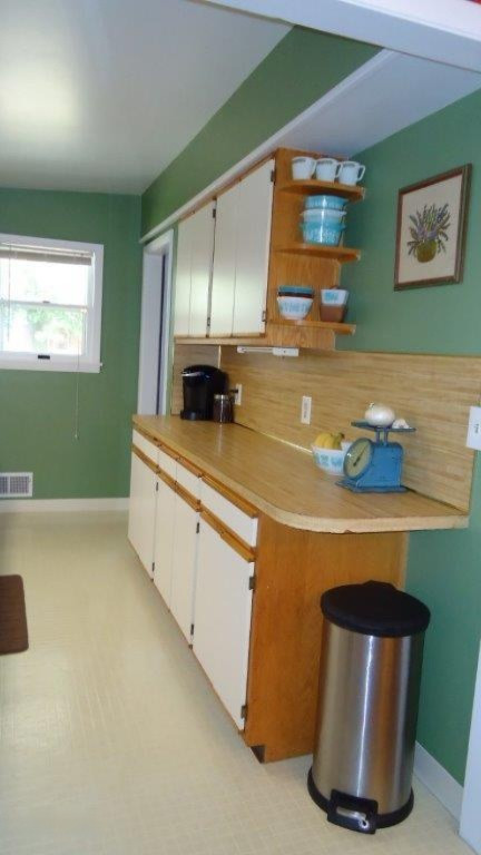 3046 Eastland Road Muskegon, MI 49441 - Photo 8 of 29 3046 Eastland (00000007)