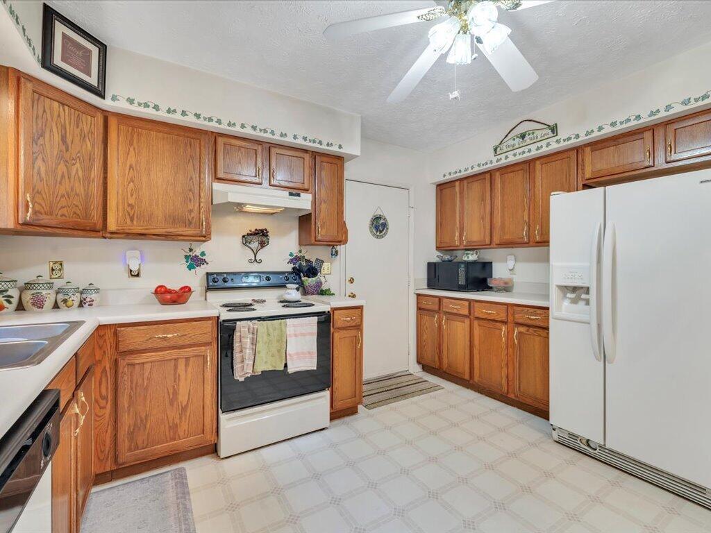 446 Ellsworth Court Ridgeway, VA 24148 - Photo 19 of 54 19-MIB09314