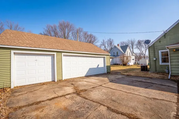 $179,000 | 122 1st Avenue Northeast, Clara City, MN 56222
