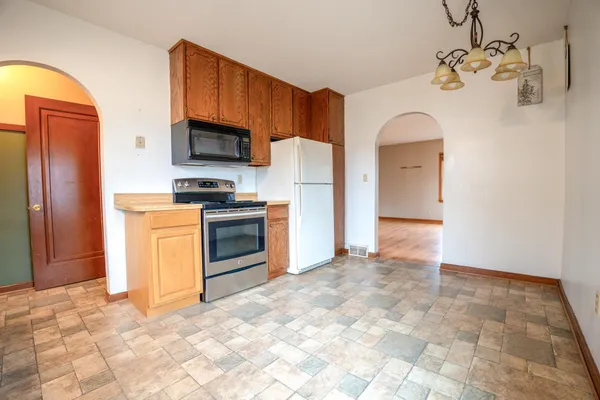 $179,000 | 122 1st Avenue Northeast, Clara City, MN 56222