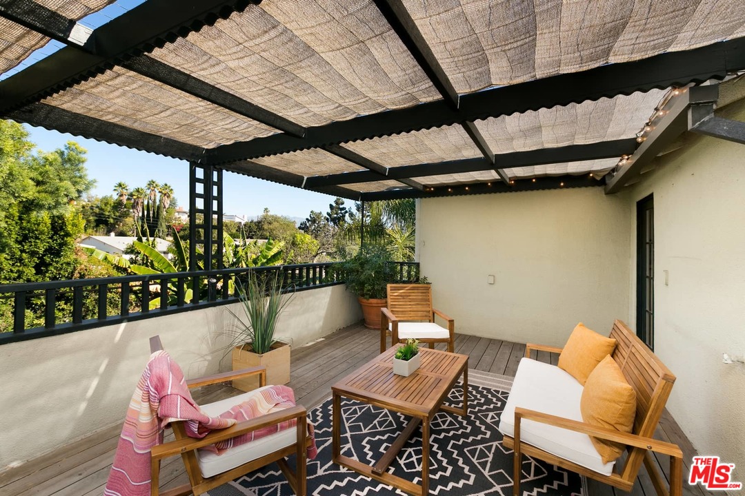 4115 Holly Knoll Drive Los Angeles, CA 90027 - Photo 15 of 29