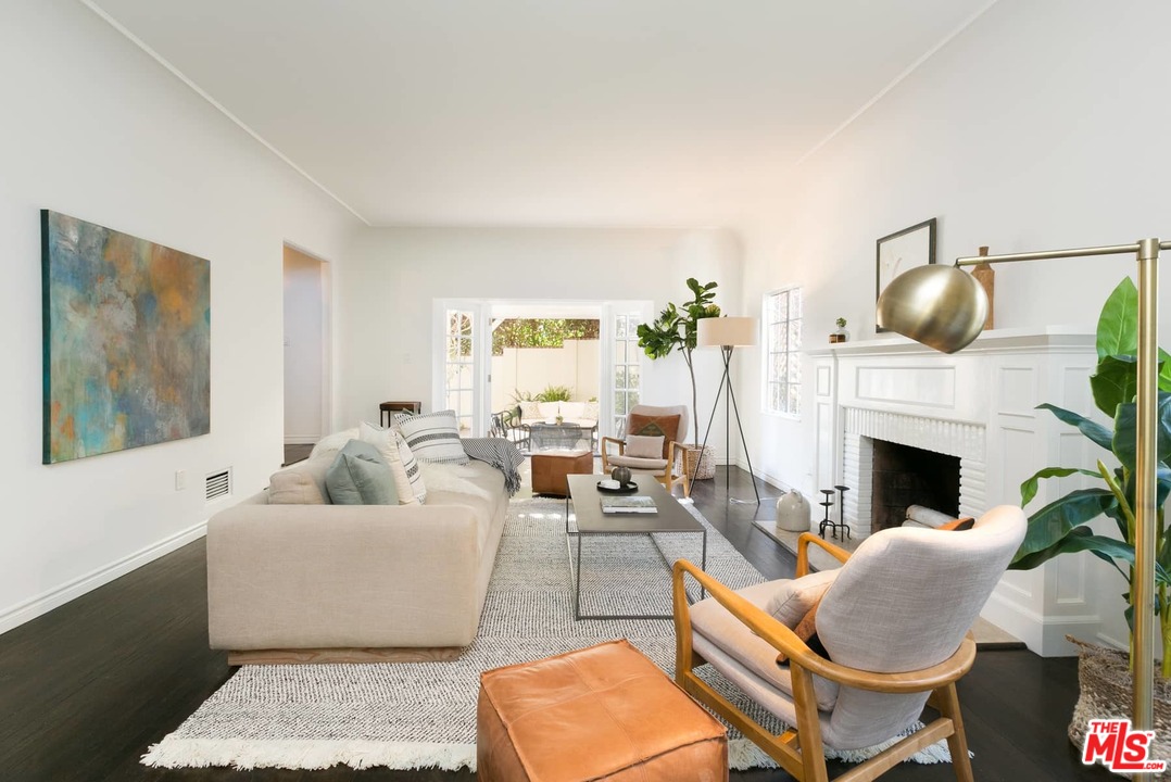 4115 Holly Knoll Drive Los Angeles, CA 90027 - Photo 4 of 29