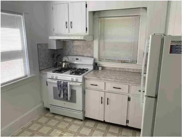 $4,875 | 28 Beaconsfield Road, Unit 1, Brookline, MA 02445