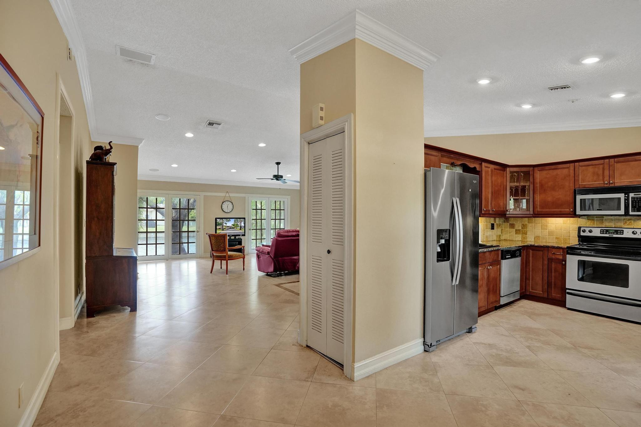 7625 Northwest 88th Way Tamarac, FL 33321 - Photo 3 of 25 Photo 3