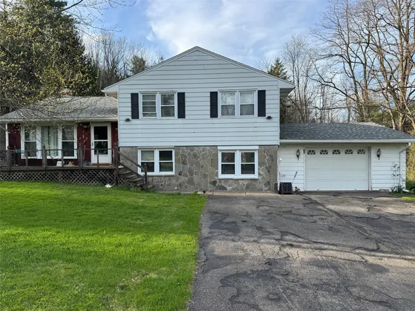 $249,900 | 57 Woodlawn Drive, Binghamton, NY 13904