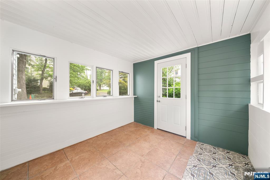 85 Serpentine Road Demarest, NJ 07627 - Photo 17 of 24