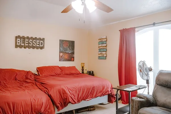 $299,000 | 103 Mammoth Springs Lane, Dickinson, TX 77539