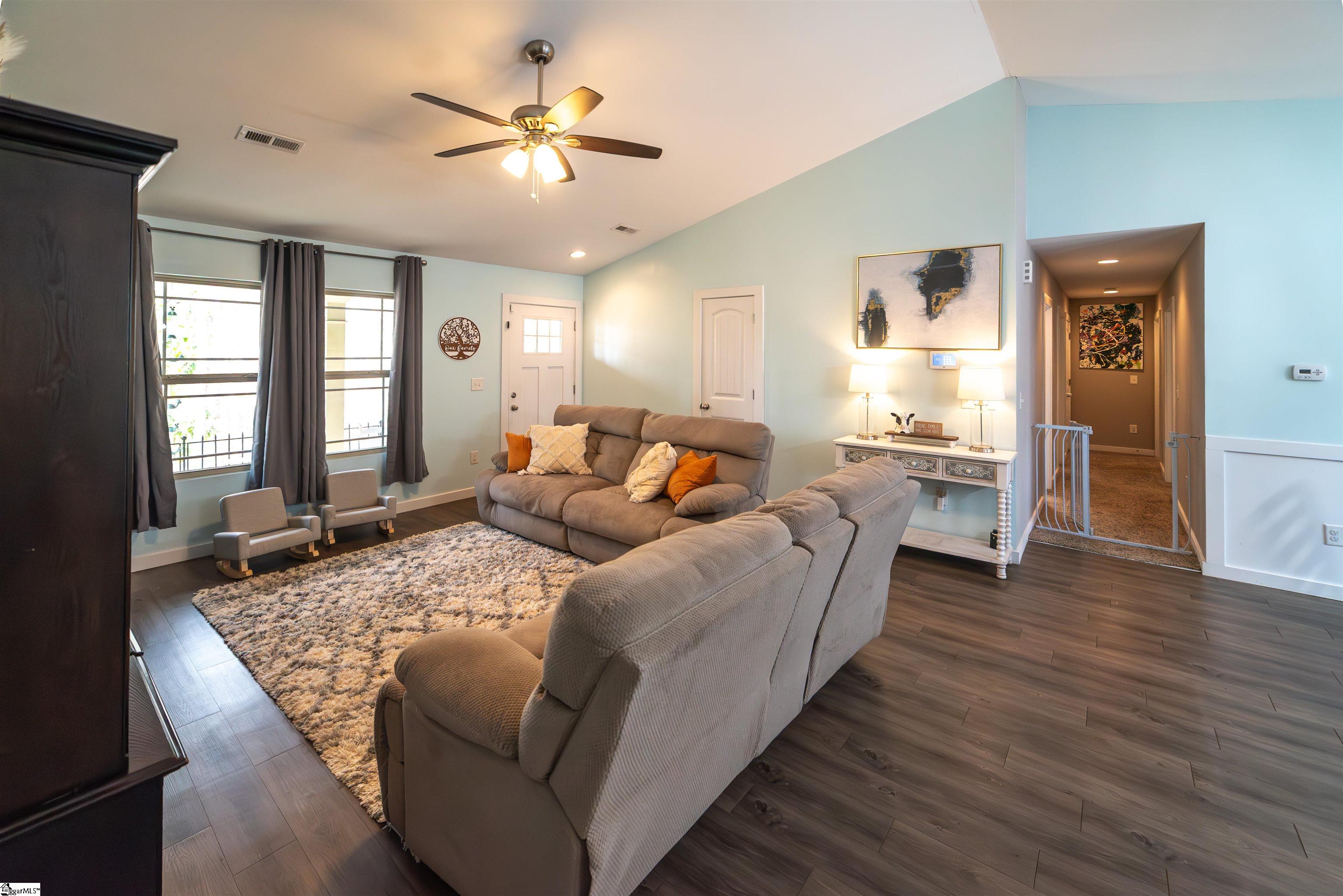 118 Forrest Drive Fountain Inn, SC 29644 - Photo 9 of 30 Gallery Image 9