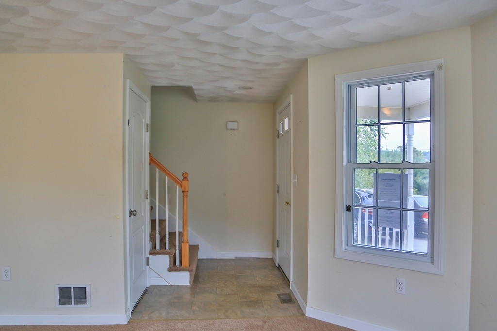 182 Jefferson Road, Unit 182 Burrillville, RI 02830 - Photo 4 of 30 Gallery Image 4