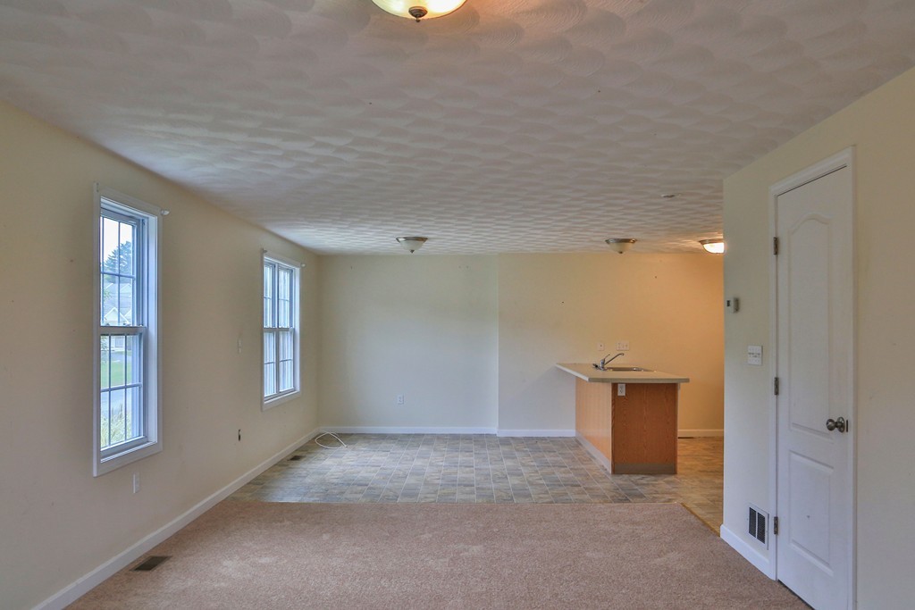 182 Jefferson Road, Unit 182 Burrillville, RI 02830 - Photo 9 of 30 Gallery Image 9
